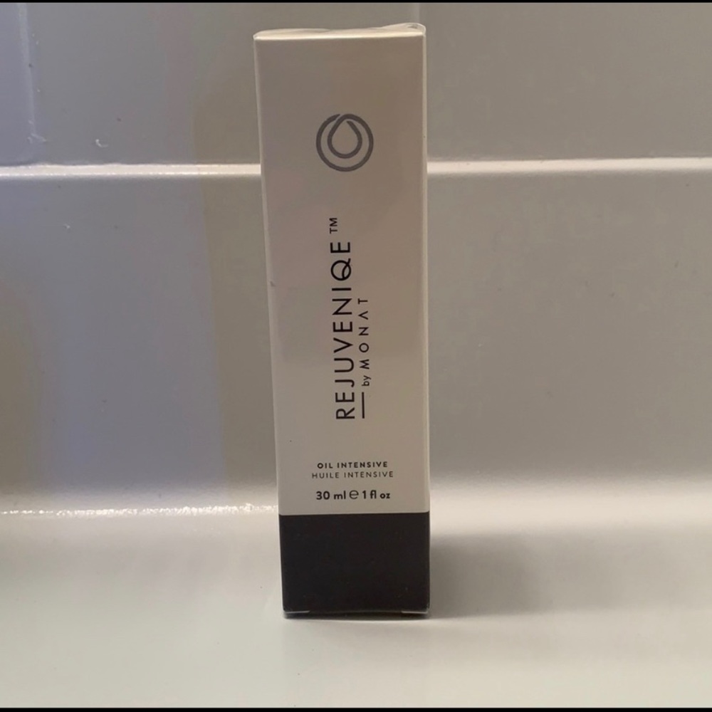 Rejuvenique oil by Monat
